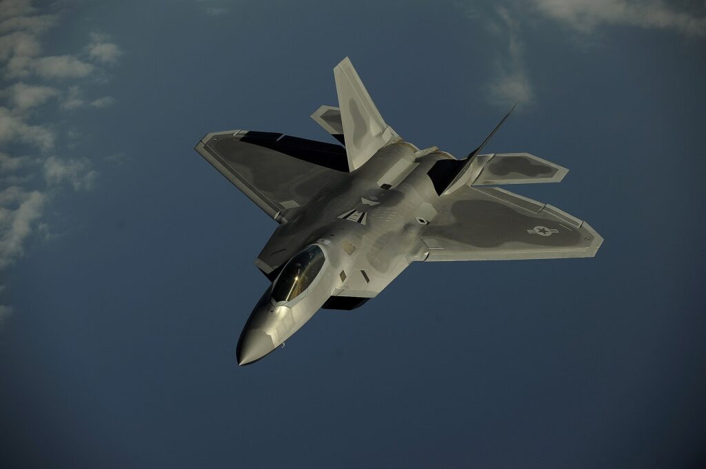 F-22 Raptor en vol – performances et furtivité