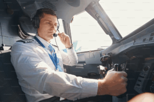 Pilotage d’avion : les commandes de vol essentielles ! Exclusif..