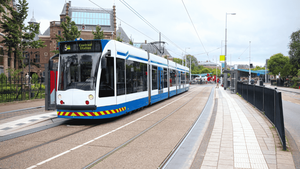 Guide complet aéroport d'Abidjan 2026 : l'essentiel , Le metro